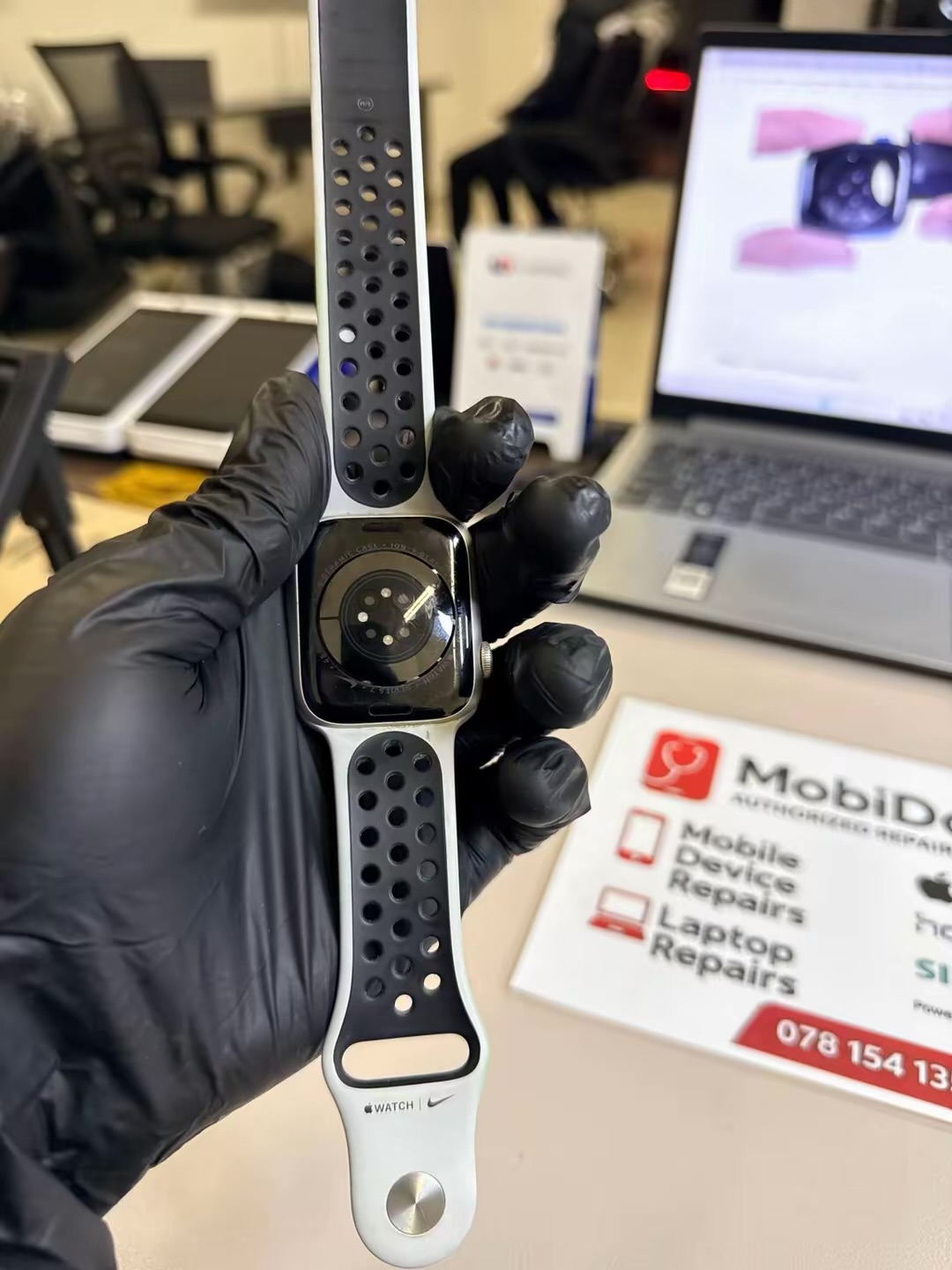 Apple Watch Series 7 wireless charging repair at MobiDokta Pretoria West